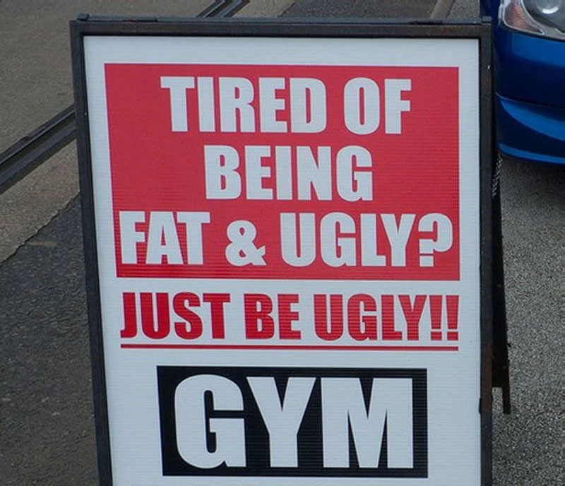 A sign on the street
Description automatically generated with low confidence